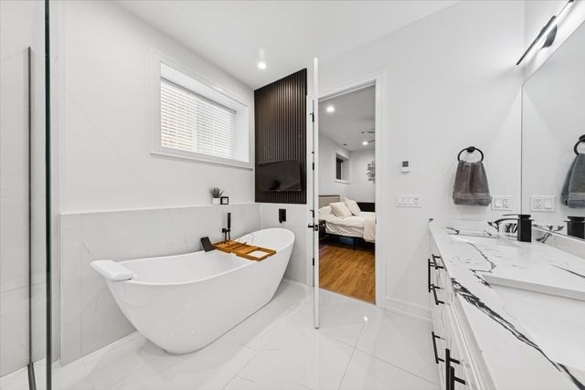 3576 W Wabansia Avenue 1, Chicago, IL 60647