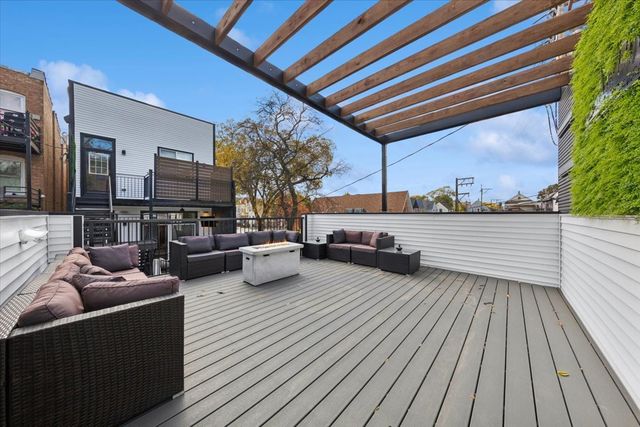 3576 W Wabansia Avenue 1, Chicago, IL 60647