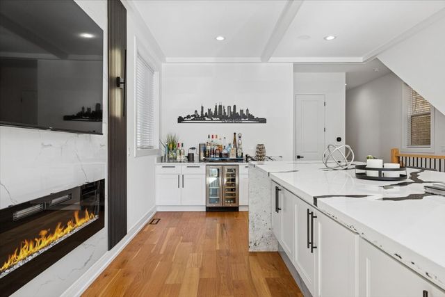 3576 W Wabansia Avenue 1, Chicago, IL 60647