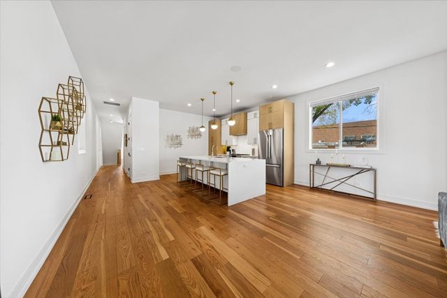 3576 W Wabansia Avenue 1, Chicago, IL 60647