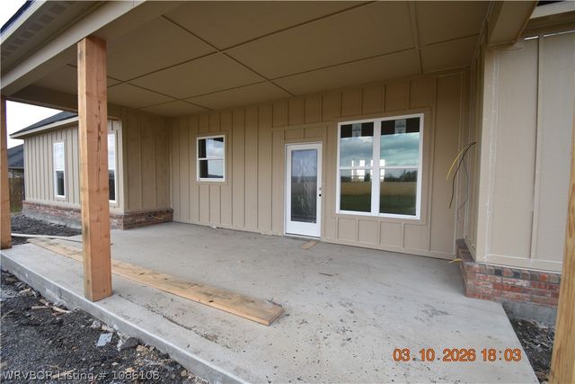 2008 Prairie Fire Drive, Sallisaw, OK 74955