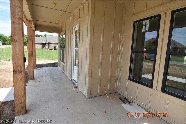 2008 Prairie Fire Drive, Sallisaw, OK 74955