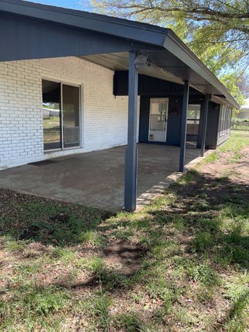 89 Vick Drive, Brownwood, TX 76801