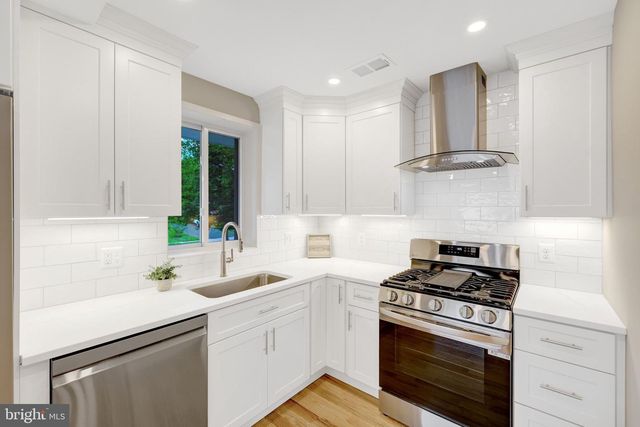 3503 SPRING LAKE TER, Fairfax, VA 22030