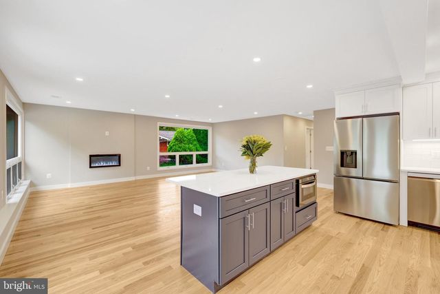 3503 SPRING LAKE TER, Fairfax, VA 22030