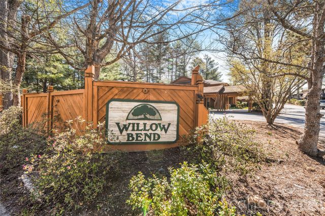 521 Courtwood Lane 8, Hendersonville, NC 28739