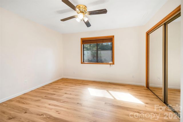 521 Courtwood Lane 8, Hendersonville, NC 28739