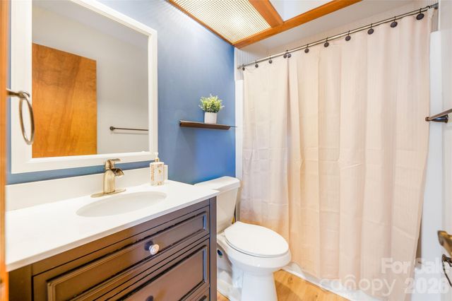 521 Courtwood Lane 8, Hendersonville, NC 28739