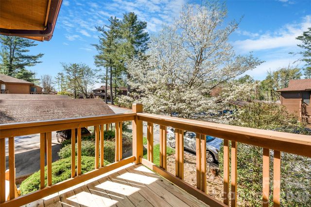 521 Courtwood Lane 8, Hendersonville, NC 28739