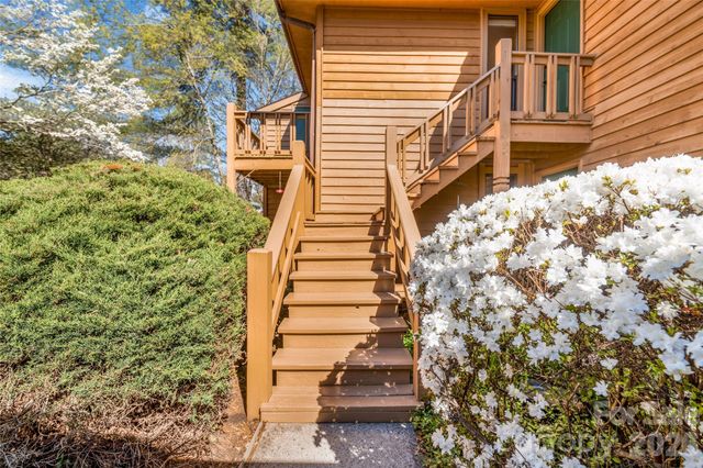 521 Courtwood Lane 8, Hendersonville, NC 28739