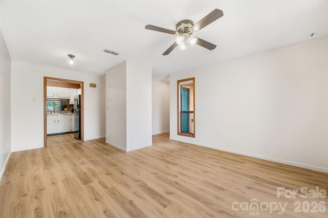 521 Courtwood Lane 8, Hendersonville, NC 28739