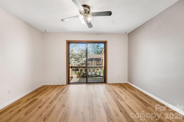 521 Courtwood Lane 8, Hendersonville, NC 28739