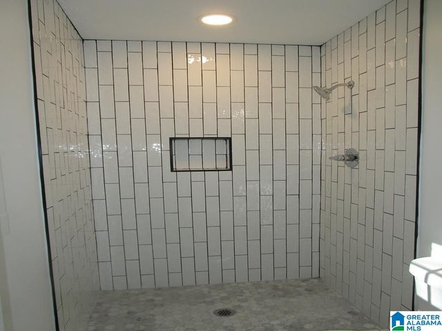 8929 VALLEYBROOK ROAD, Birmingham, AL 35206