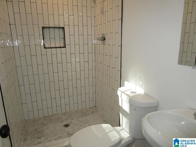 8929 VALLEYBROOK ROAD, Birmingham, AL 35206