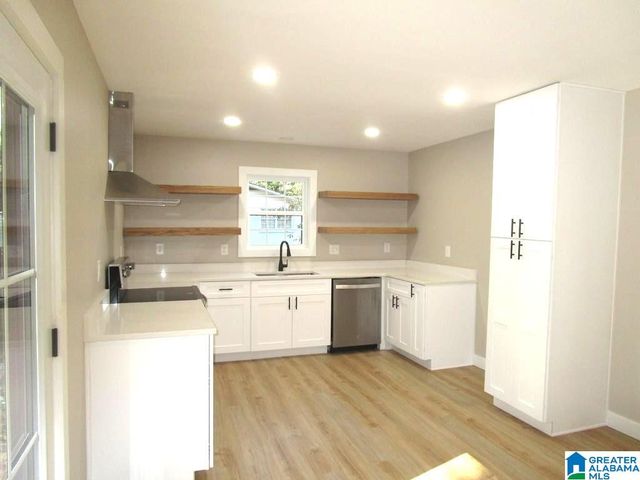 8929 VALLEYBROOK ROAD, Birmingham, AL 35206