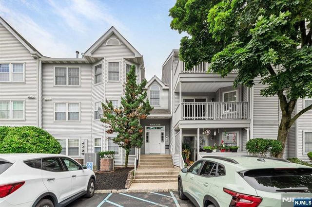 37 Amethyst Lane 251, Paterson, NJ 07501