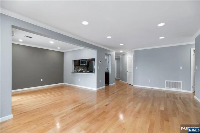 37 Amethyst Lane 251, Paterson, NJ 07501