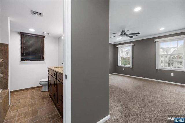 37 Amethyst Lane 251, Paterson, NJ 07501