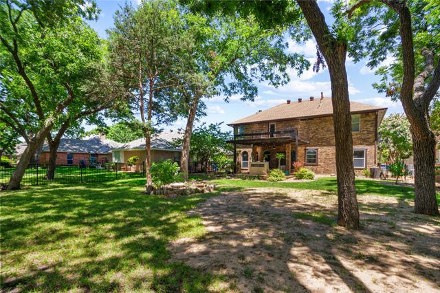 514 Baltusrol Circle, Garland, TX 75044