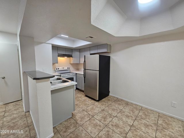 1370 S PRICE Road 115, Tempe, AZ 85281