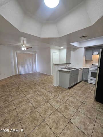 1370 S PRICE Road 115, Tempe, AZ 85281