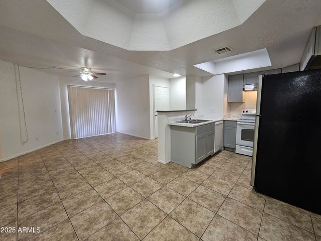 1370 S PRICE Road 115, Tempe, AZ 85281