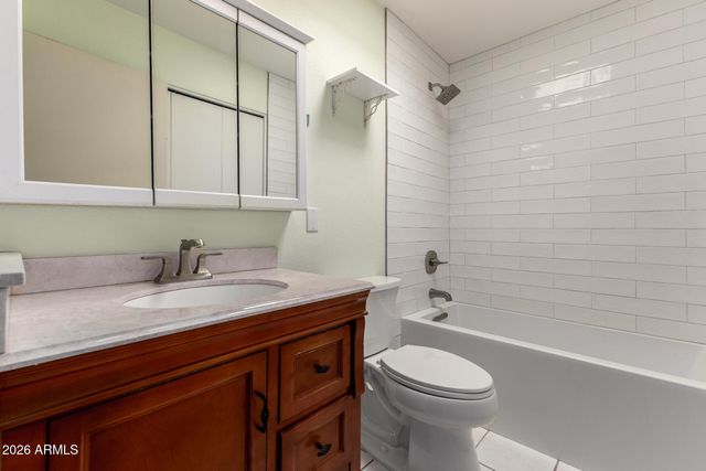 911 S HACIENDA Drive, Tempe, AZ 85281