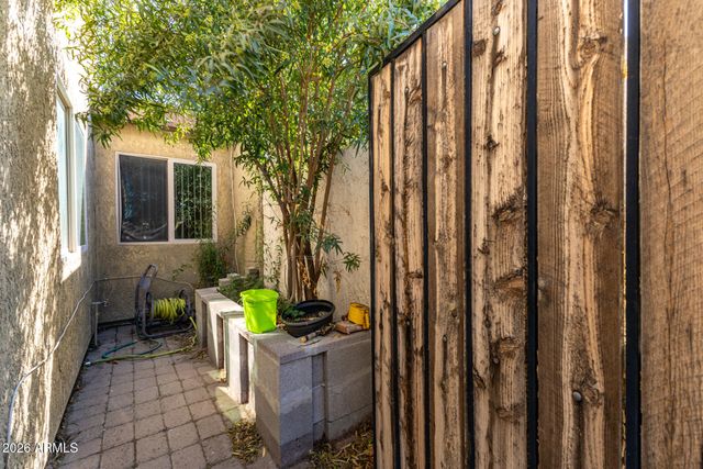 911 S HACIENDA Drive, Tempe, AZ 85281