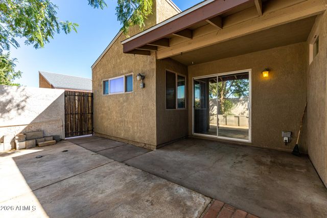911 S HACIENDA Drive, Tempe, AZ 85281
