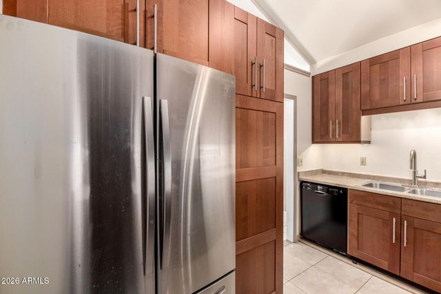 911 S HACIENDA Drive, Tempe, AZ 85281