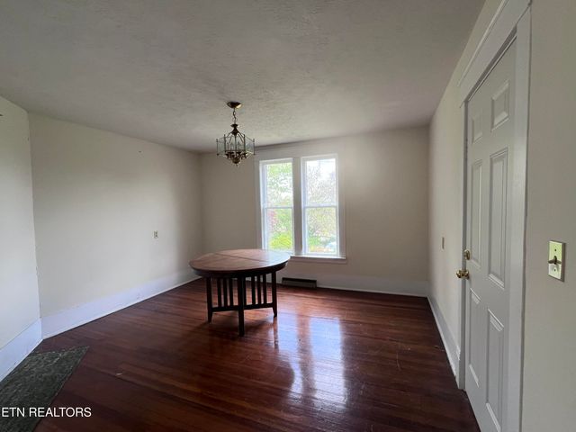131 Westmoreland St, Harrogate, TN 37752