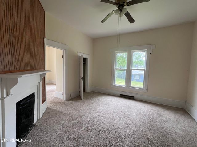 131 Westmoreland St, Harrogate, TN 37752