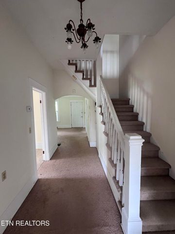 131 Westmoreland St, Harrogate, TN 37752