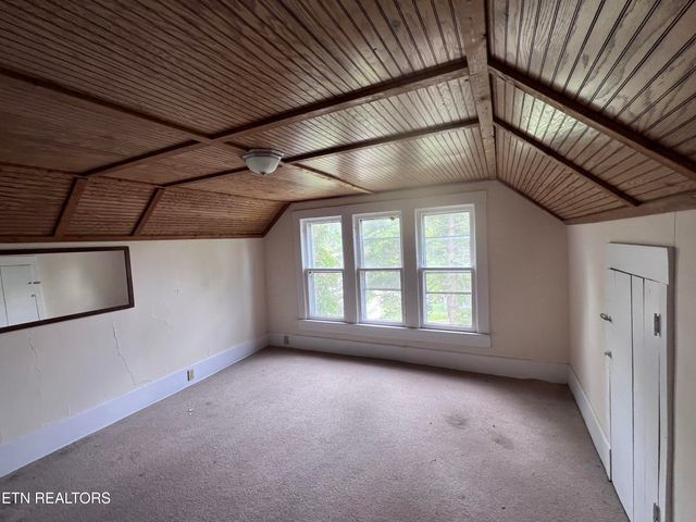 131 Westmoreland St, Harrogate, TN 37752