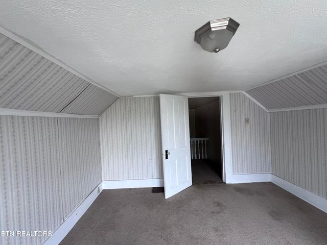 131 Westmoreland St, Harrogate, TN 37752