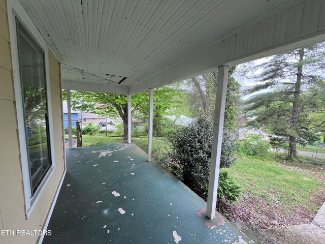 131 Westmoreland St, Harrogate, TN 37752