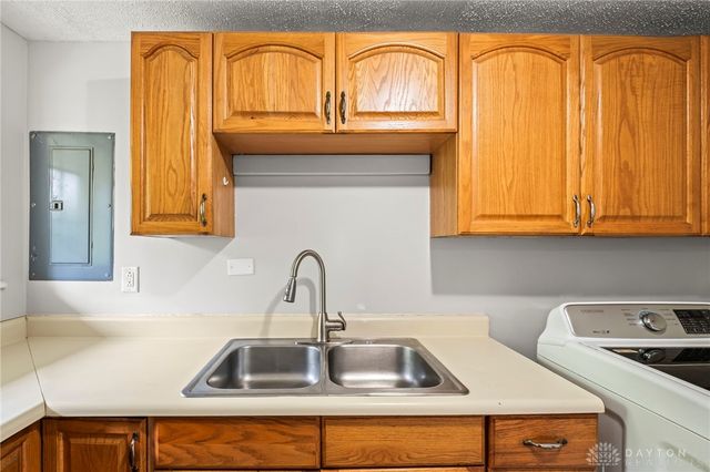 6687 Hubbard Drive, Dayton, OH 45424