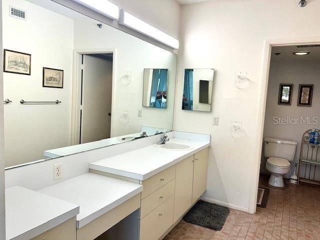 1095 GULF OF MEXICO DRIVE 104, Longboat Key, FL 34228