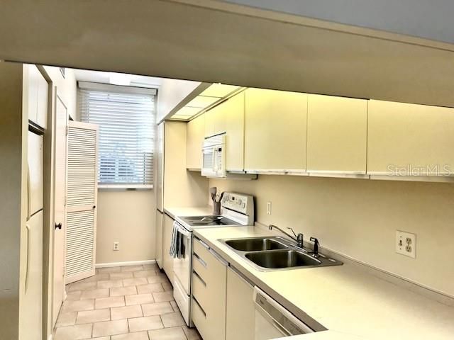 1095 GULF OF MEXICO DRIVE 104, Longboat Key, FL 34228