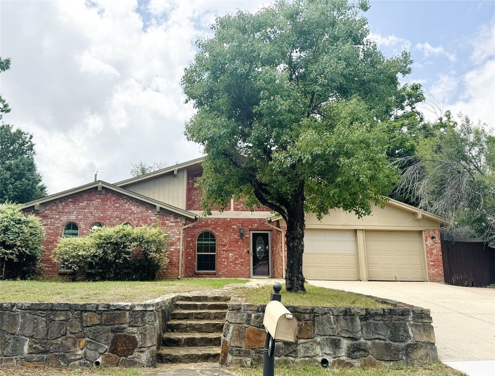 7804 DANIEL Drive, North Richland Hills, TX 76182
