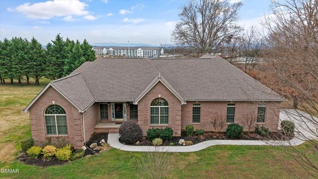 1826 Peppertree Drive, Alcoa, TN 37701