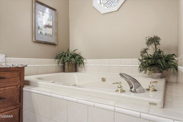 1826 Peppertree Drive, Alcoa, TN 37701