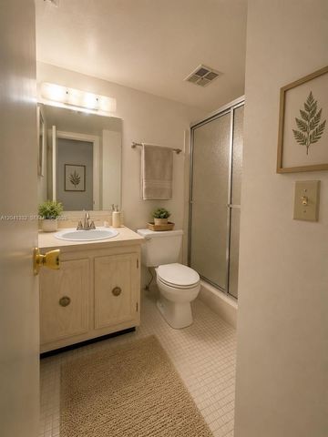 20 Abbey Ln 101, Delray Beach, FL 33446