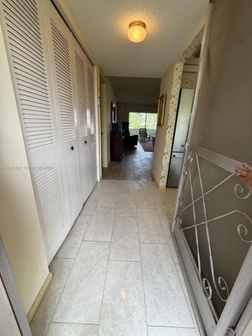 20 Abbey Ln 101, Delray Beach, FL 33446