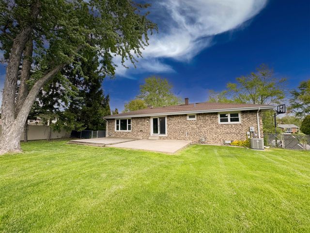 9616 Olcott Avenue, St. John, IN 46373