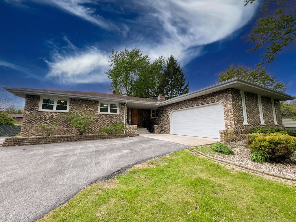 9616 Olcott Avenue, St. John, IN 46373