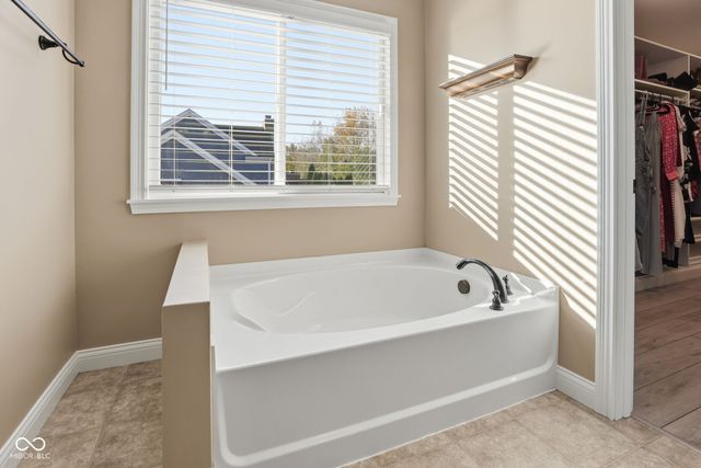 3228 Wildlife Trail, Zionsville, IN 46077