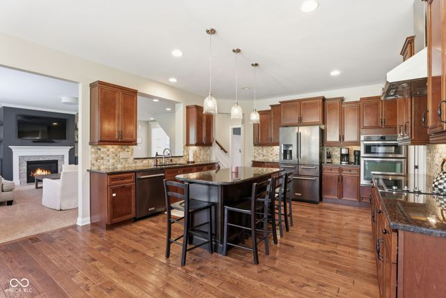 3228 Wildlife Trail, Zionsville, IN 46077