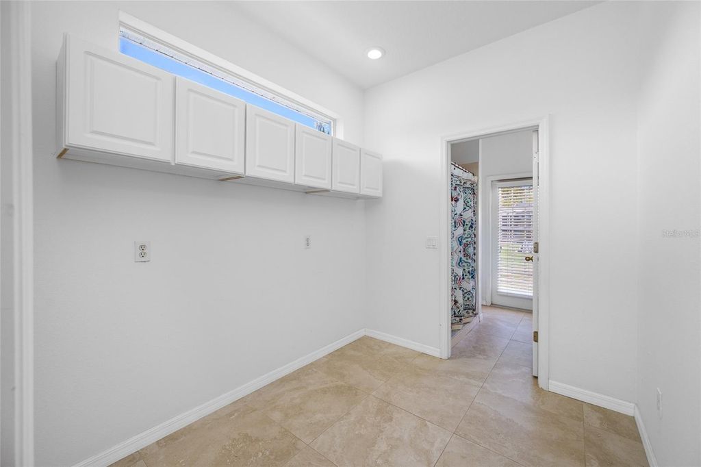 Image 33 of property listing at 14606 CORAL BERRY DRIVE, Tampa, FL 33626