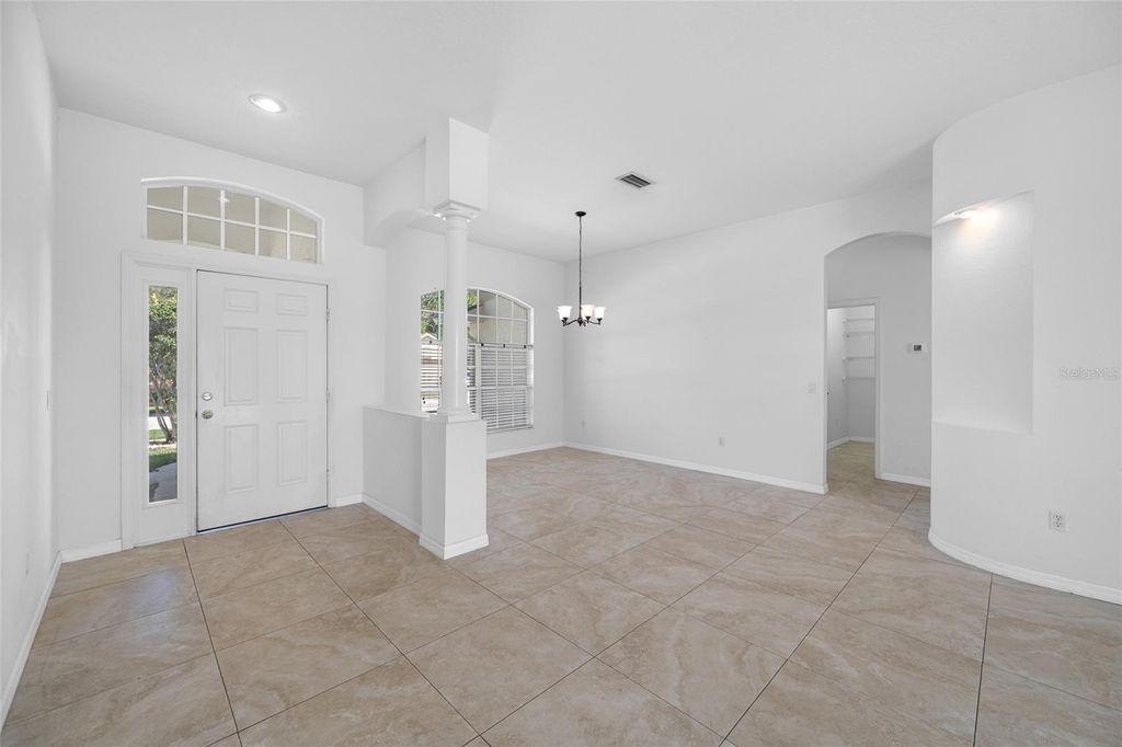 Image 6 of property listing at 14606 CORAL BERRY DRIVE, Tampa, FL 33626